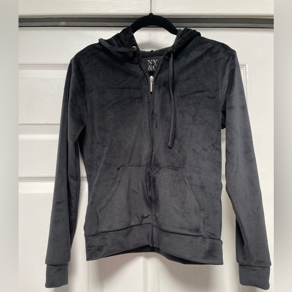 New York & Company Velvet Hoodie in Black, Size Small